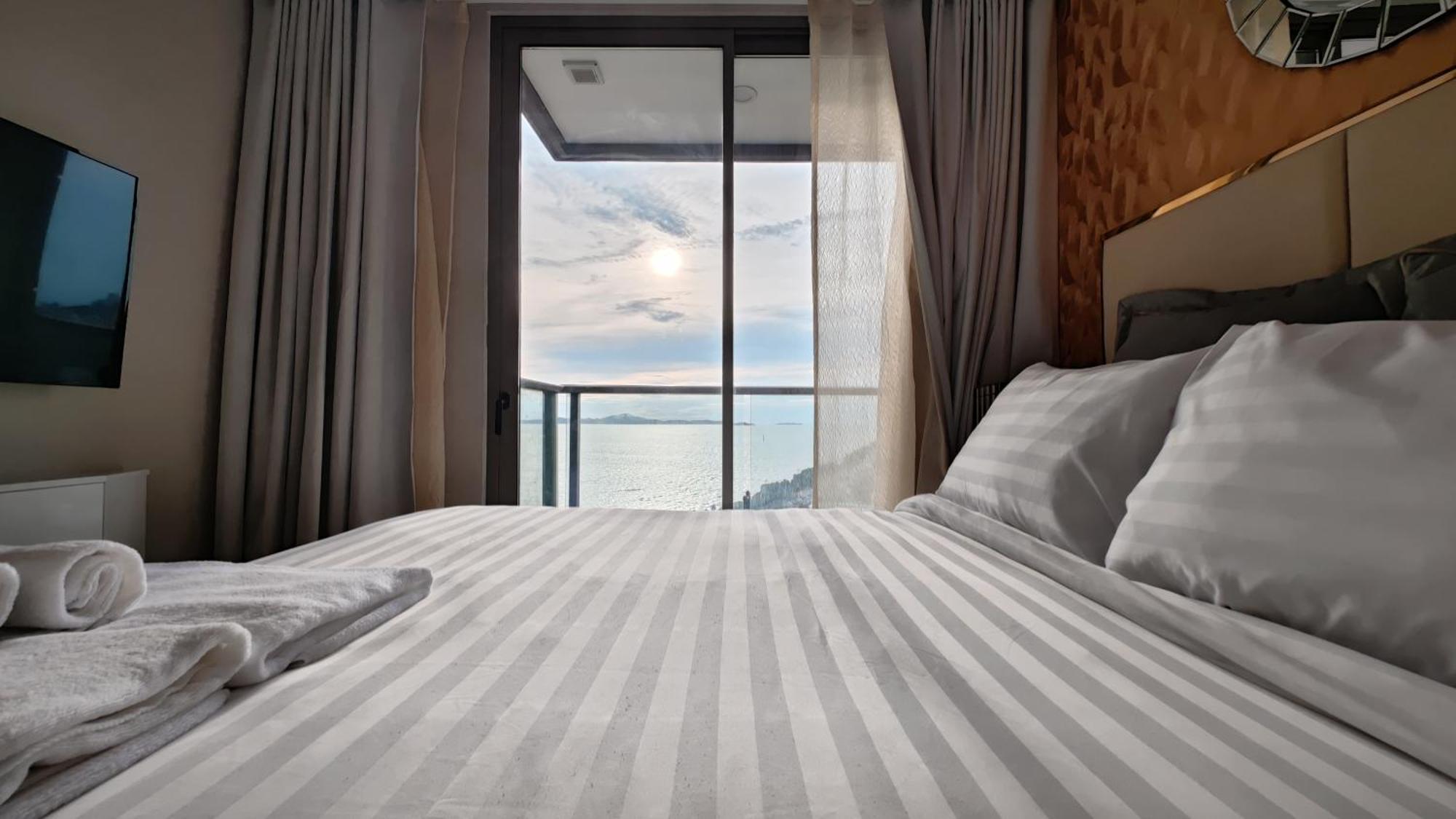 Appartamento The Astra Sky River Jomtien Beach Esterno foto