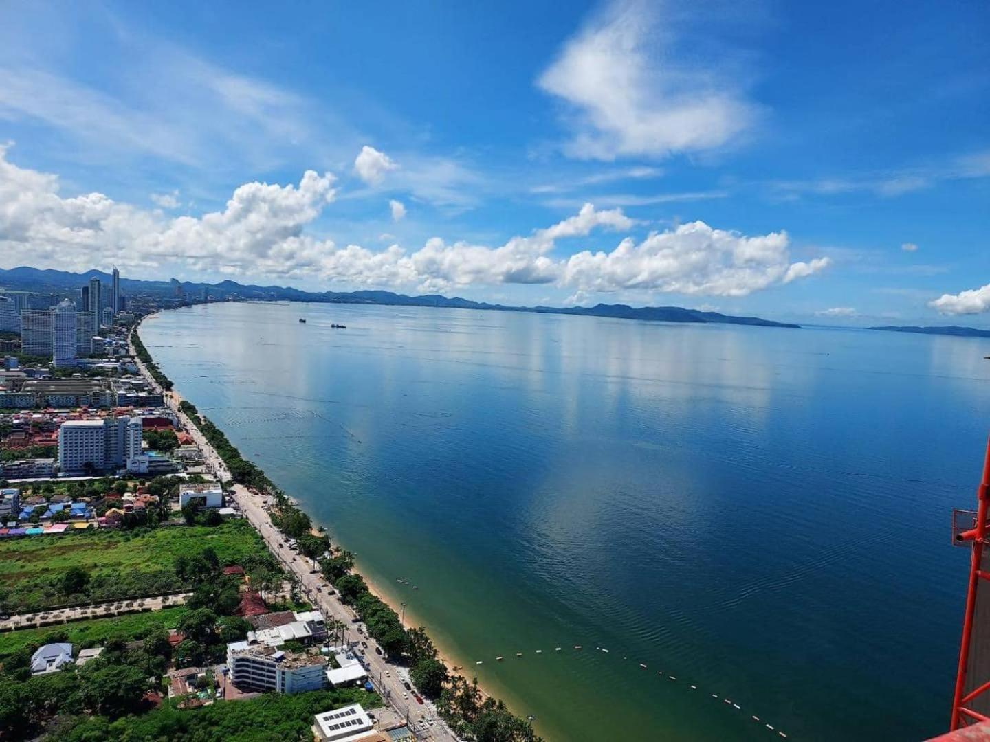 Appartamento The Astra Sky River Jomtien Beach Esterno foto